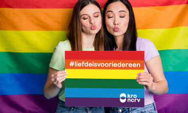 Vrouwen met bord #liefdeisvooriedereen
