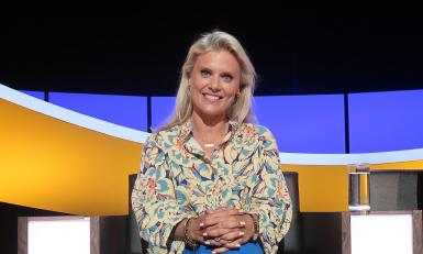 Eveline Stallaart in de stoel bij De slimste mens