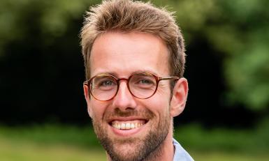 Bram deelt zijn verhaal in Taboes over partnergeweld 