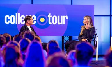 Jutta Leerdam en Twan Huys in College Tour