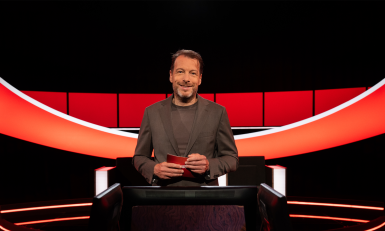 een man in een studio