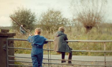 De broers Bart en Koert toen ze jong waren