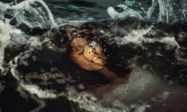 Vrouw onder water