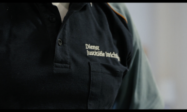 Shirt van een penintiar inrichtingswerker
