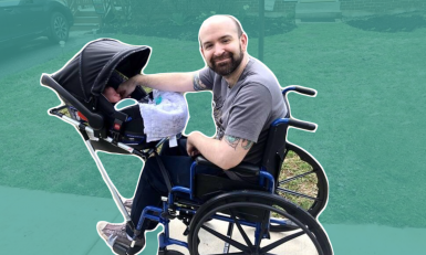 Dankzij leerlingen kan deze vader tóch op pad met de buggy