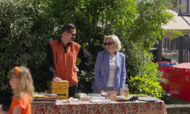 Simon en Lisa Bal op vrijmarkt Een huis vol