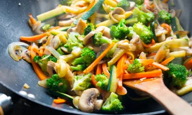 Keuringsdienst van waarde - Groente in wokpan