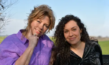 Annemiek Schrijver en Nora Fischer