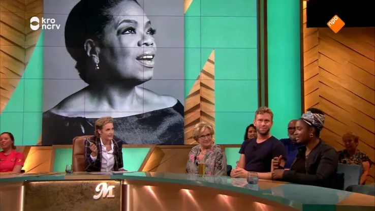 Still van Te gast o.a.: Janneke Vreugdenhil, Cees Geel, Ricardo van Ede, Catherine Keyl, Zarayda Groenhart en Tim den Besten. Te gast o.a.: Janneke Vreugdenhil, Cees Geel, Ricardo van Ede, Catherine Keyl, Zarayda Groenhart en Tim den Besten.