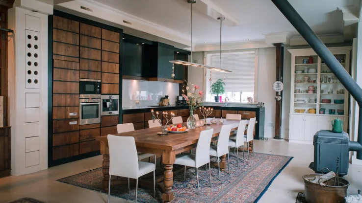 Gerenoveerde diervoederfabriek interieur woonkamer Gerenoveerde diervoederfabriek int