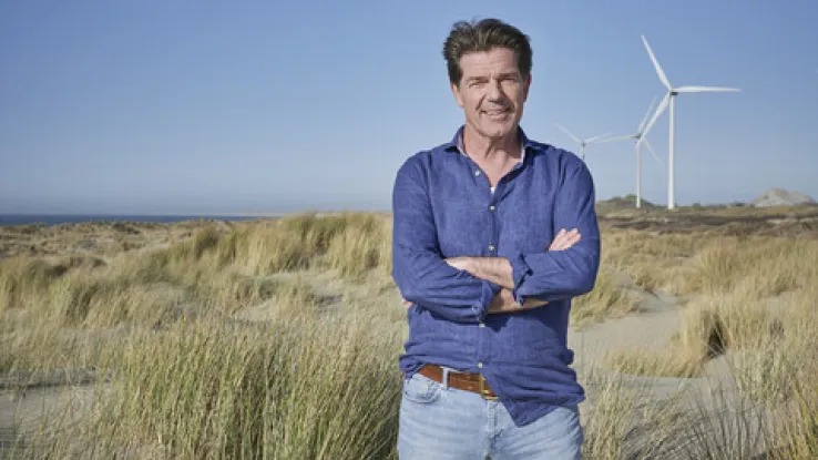 Twan Huys in de duinen