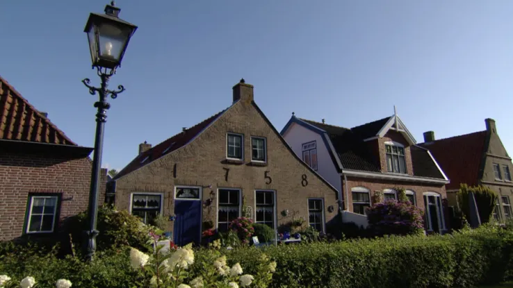 Al meer dan 20 jaar woont Lina met veel plezier in een oud eilandershuisje op Schiermonnikoog. Eilandershuisje Schiermonnikoog