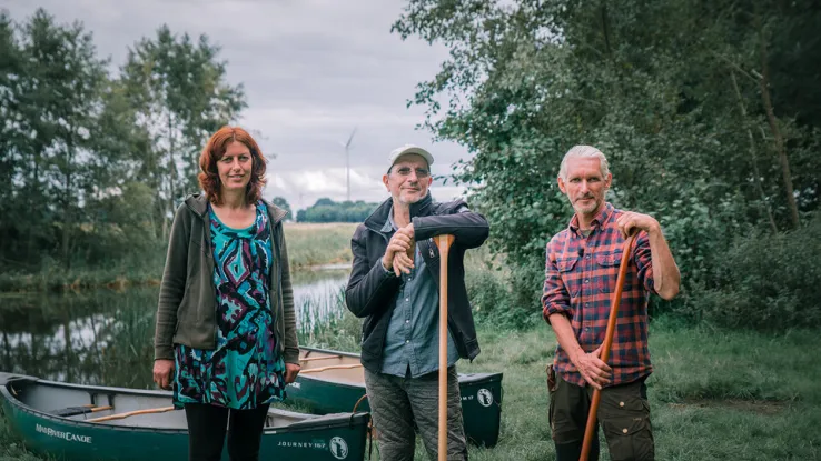 In Gieten nemen Tim en Leah, culinair expert Alain Caron, mee op ontdekkingsreis in de natuur. Kano & Kruiden Gieten