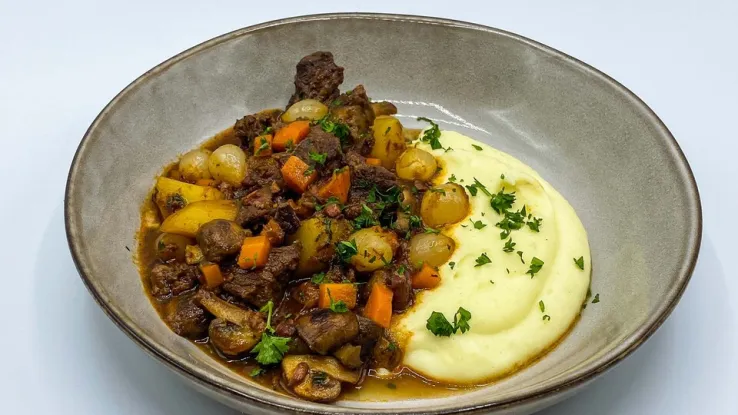 Bœuf bourguignon met aardappelmousseline Bœuf bourguignon met aardappelmousseline