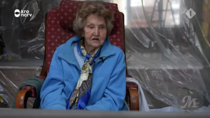 Tante Tilla (89) woont in een leeg huis na de overstromingen in Limburg Tante Tilla (89) woont in een leeg huis na de overstromingen in Limburg