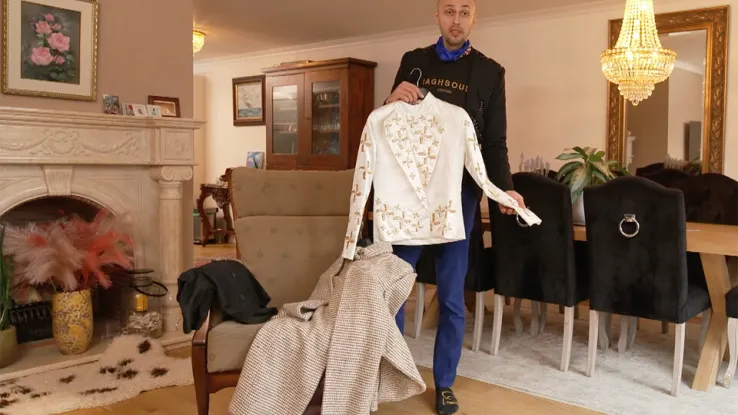 Modeontwerper Sepehr Maghsoudi uit Hoorn vertelt over zijn ontwerpen Modeontwerper Sepehr Maghsoudi maakt mode met een verhaal